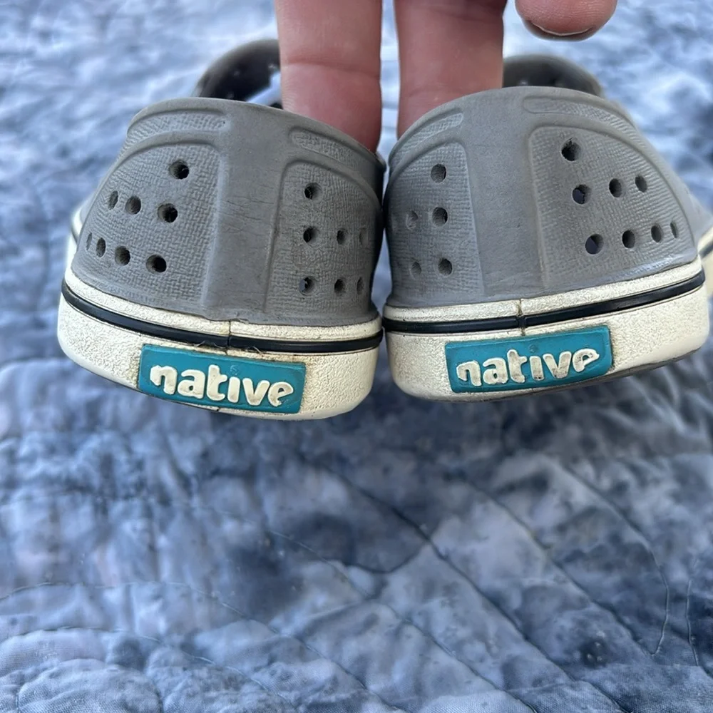 Native shoes gray. Size C8